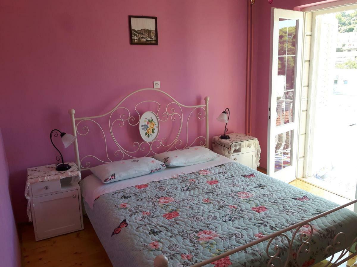 Noor Apartment And Room Хвар Экстерьер фото