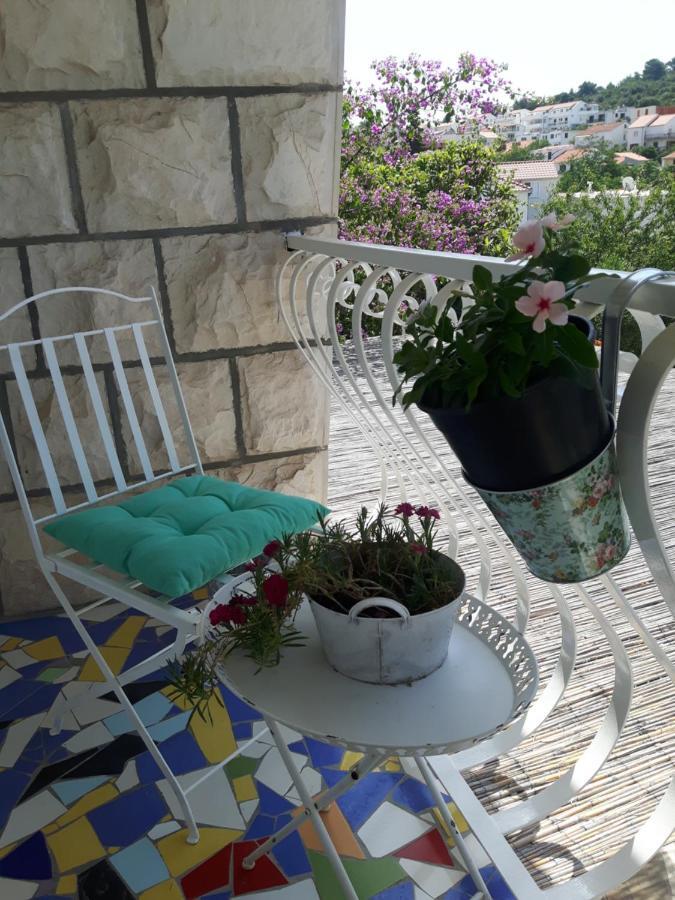 Noor Apartment And Room Хвар Экстерьер фото